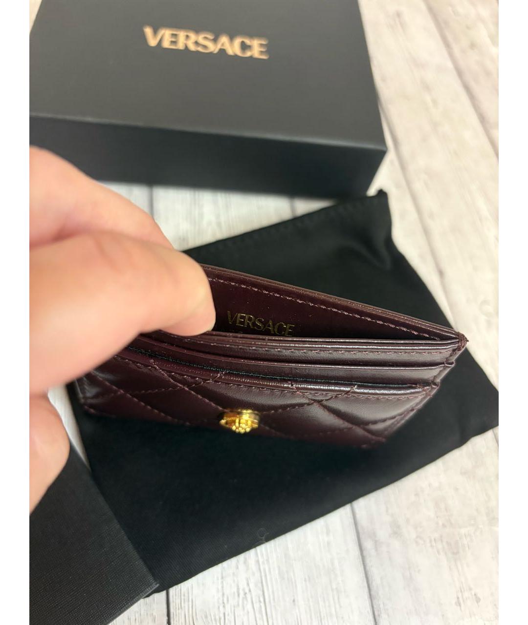 VERSACE Бордовый кожаный кардхолдер, фото 3