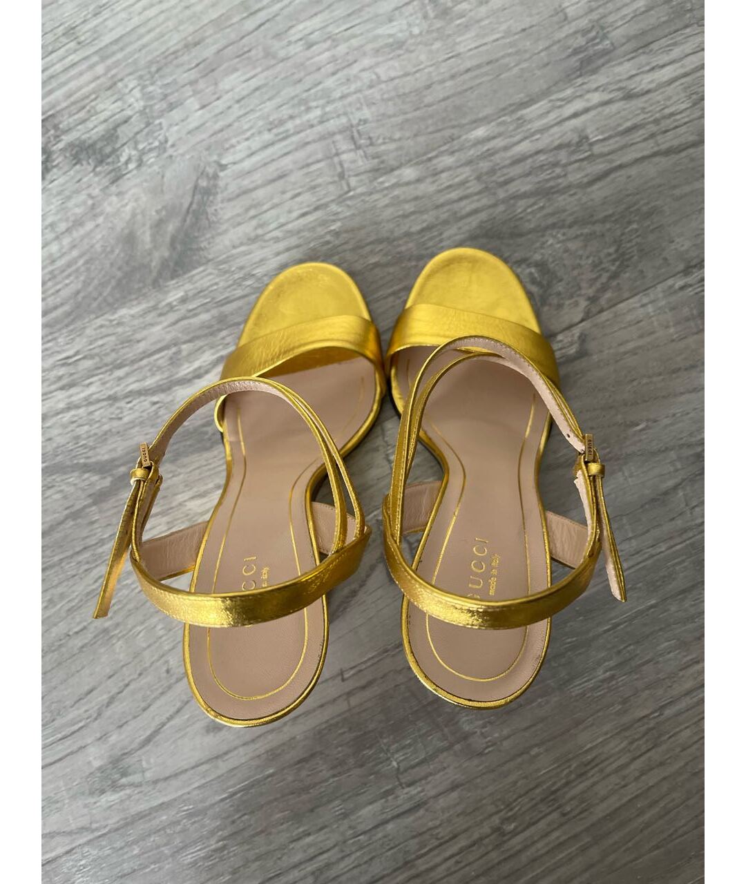 GUCCI Золотые кожаные босоножки, фото 4