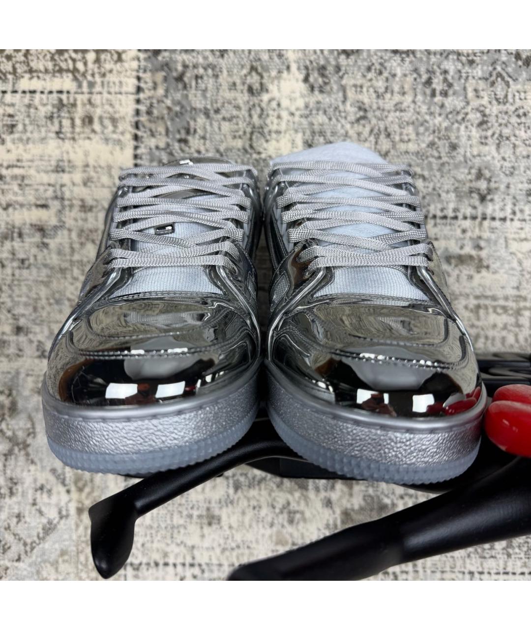 LOUIS VUITTON Серебряные кожаные низкие кроссовки / кеды, фото 2