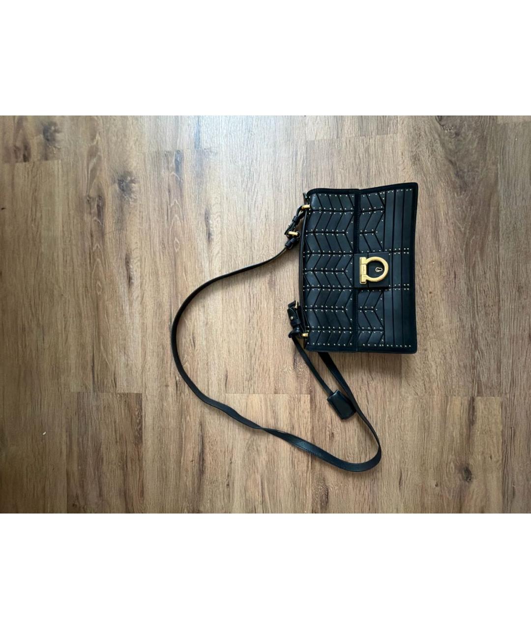 FERRAGAMO Черная кожаная сумка через плечо, фото 5