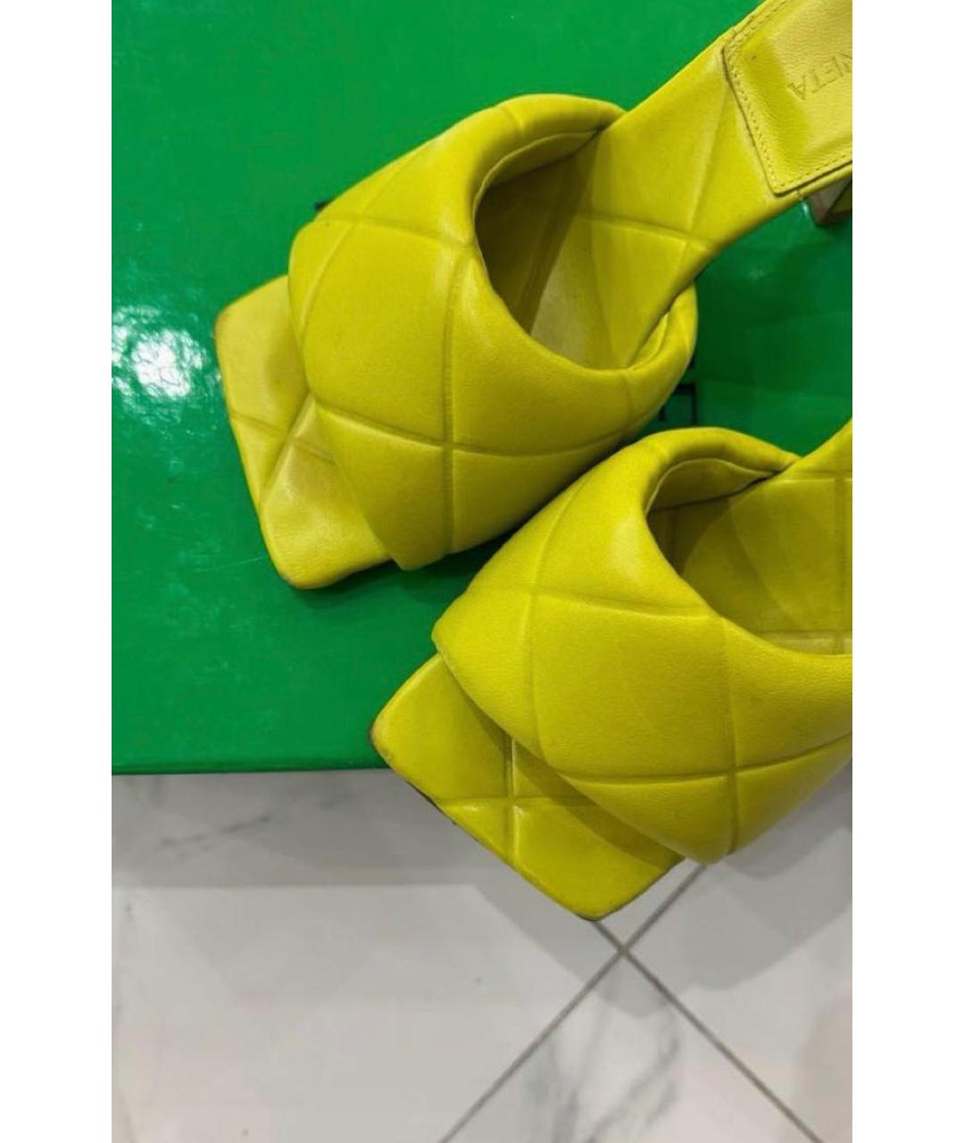 BOTTEGA VENETA Салатовые кожаные мюли, фото 3