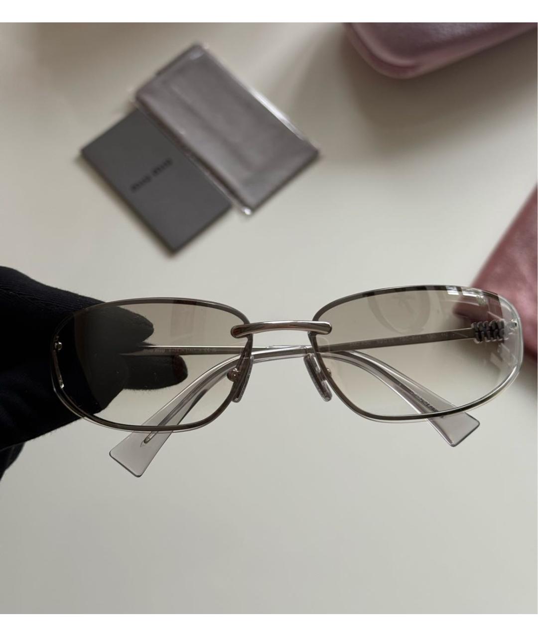 MIU MIU Серебряные металлические солнцезащитные очки, фото 3