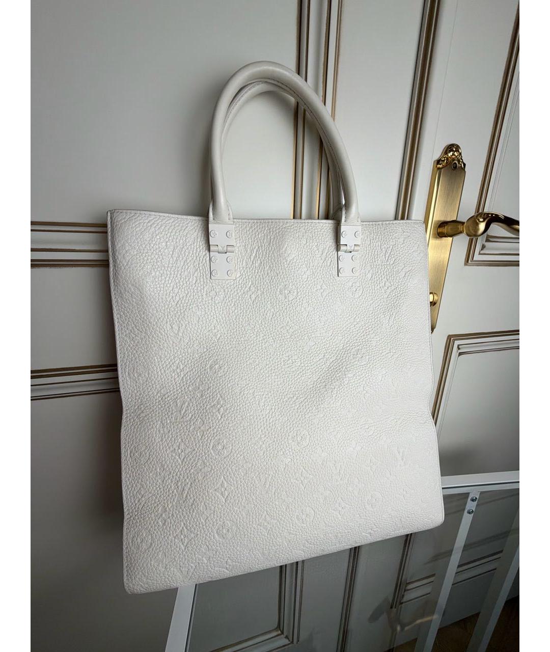 LOUIS VUITTON Белая кожаная сумка с короткими ручками, фото 3