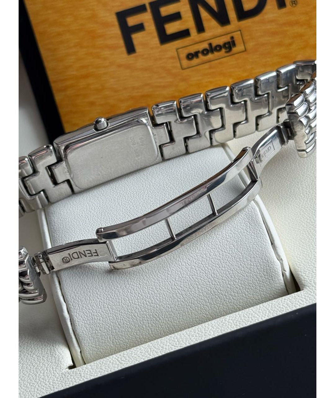 FENDI Серебряные металлические часы, фото 3