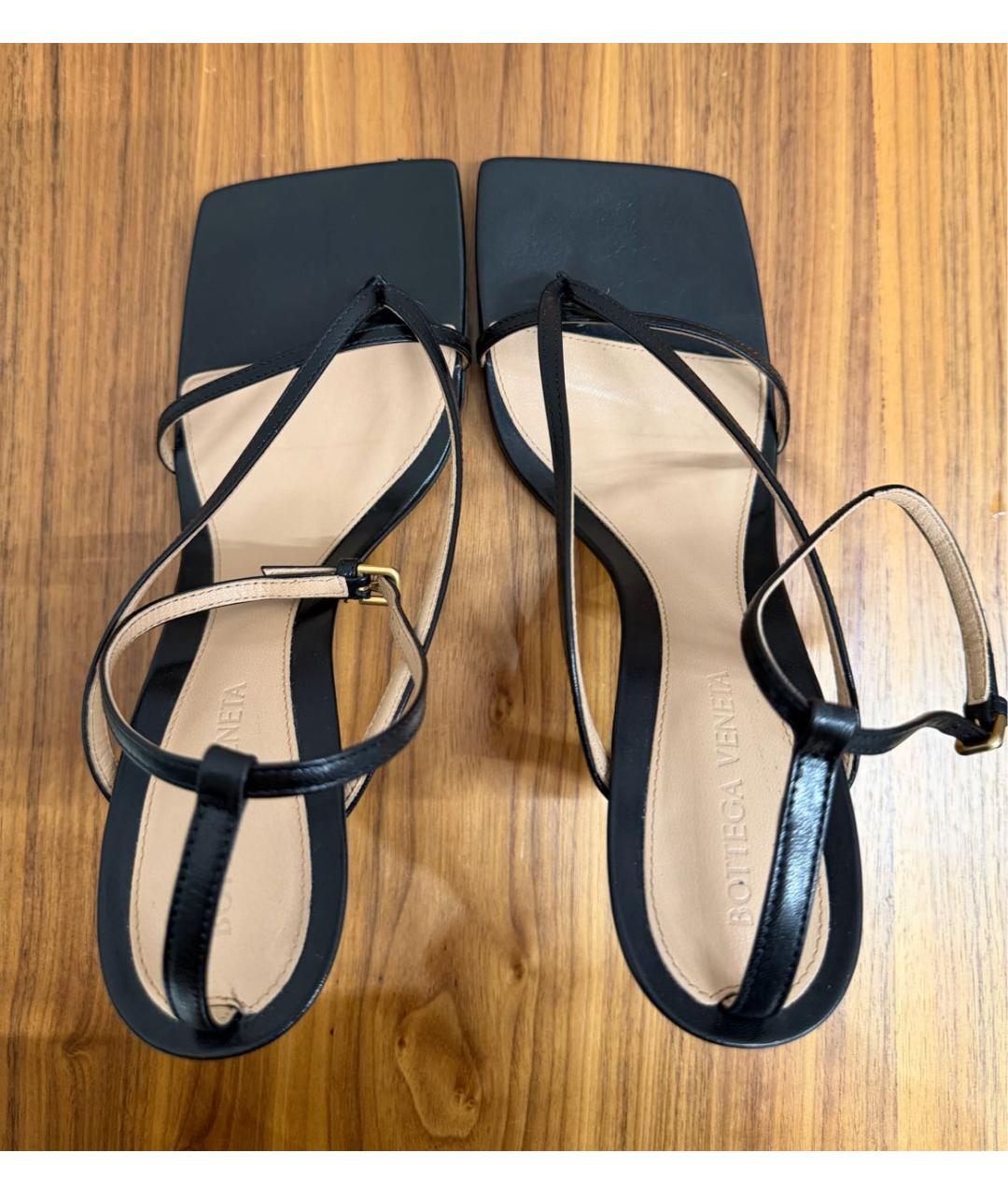 BOTTEGA VENETA Черные кожаные босоножки, фото 3