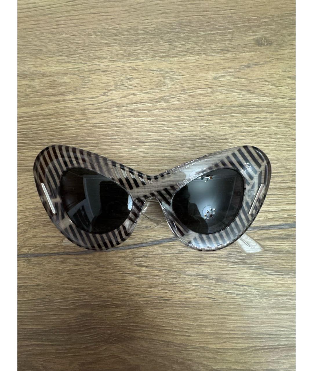 LOUIS VUITTON Серые пластиковые солнцезащитные очки, фото 9
