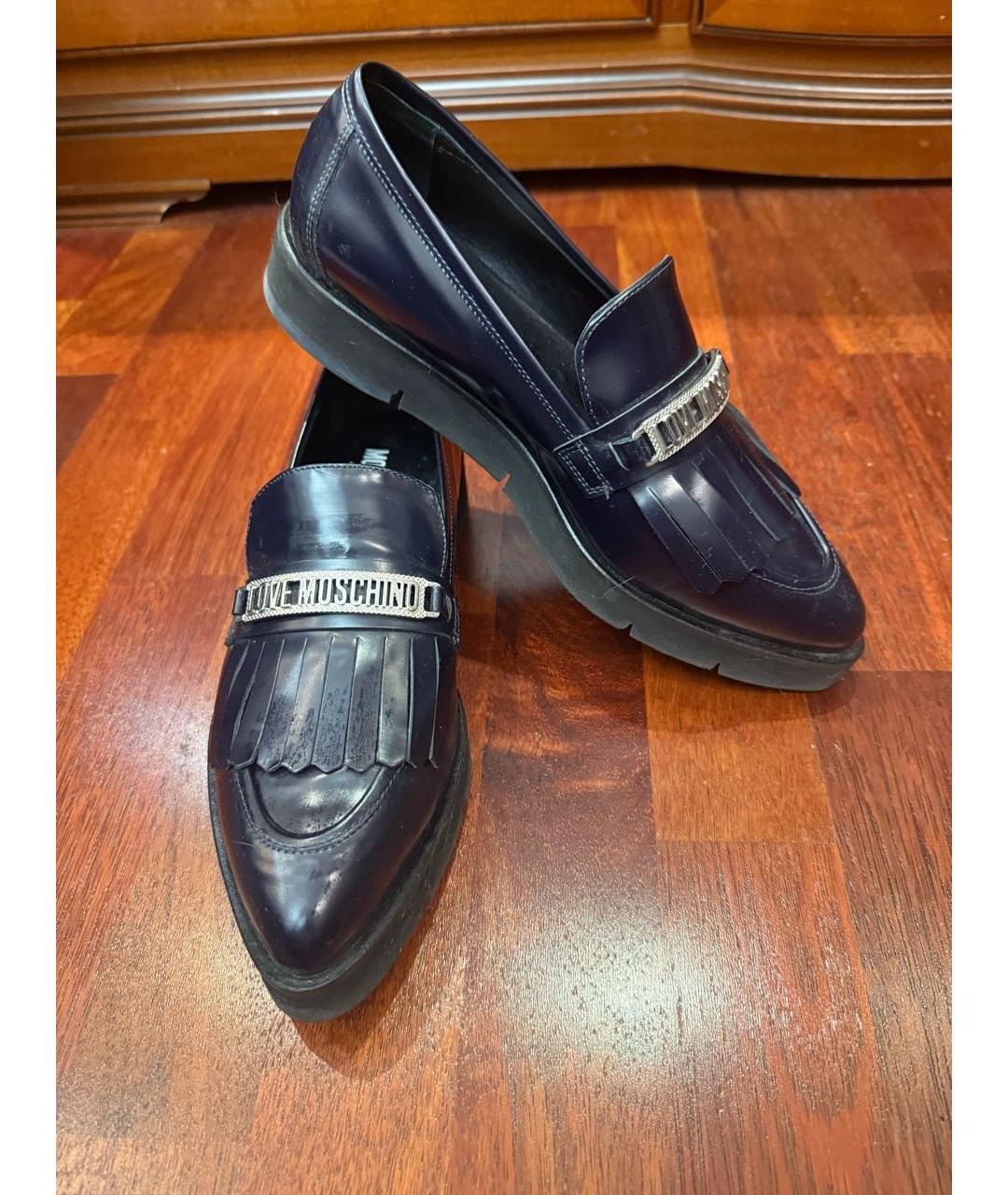 LOVE MOSCHINO Черные лоферы из лакированной кожи, фото 6