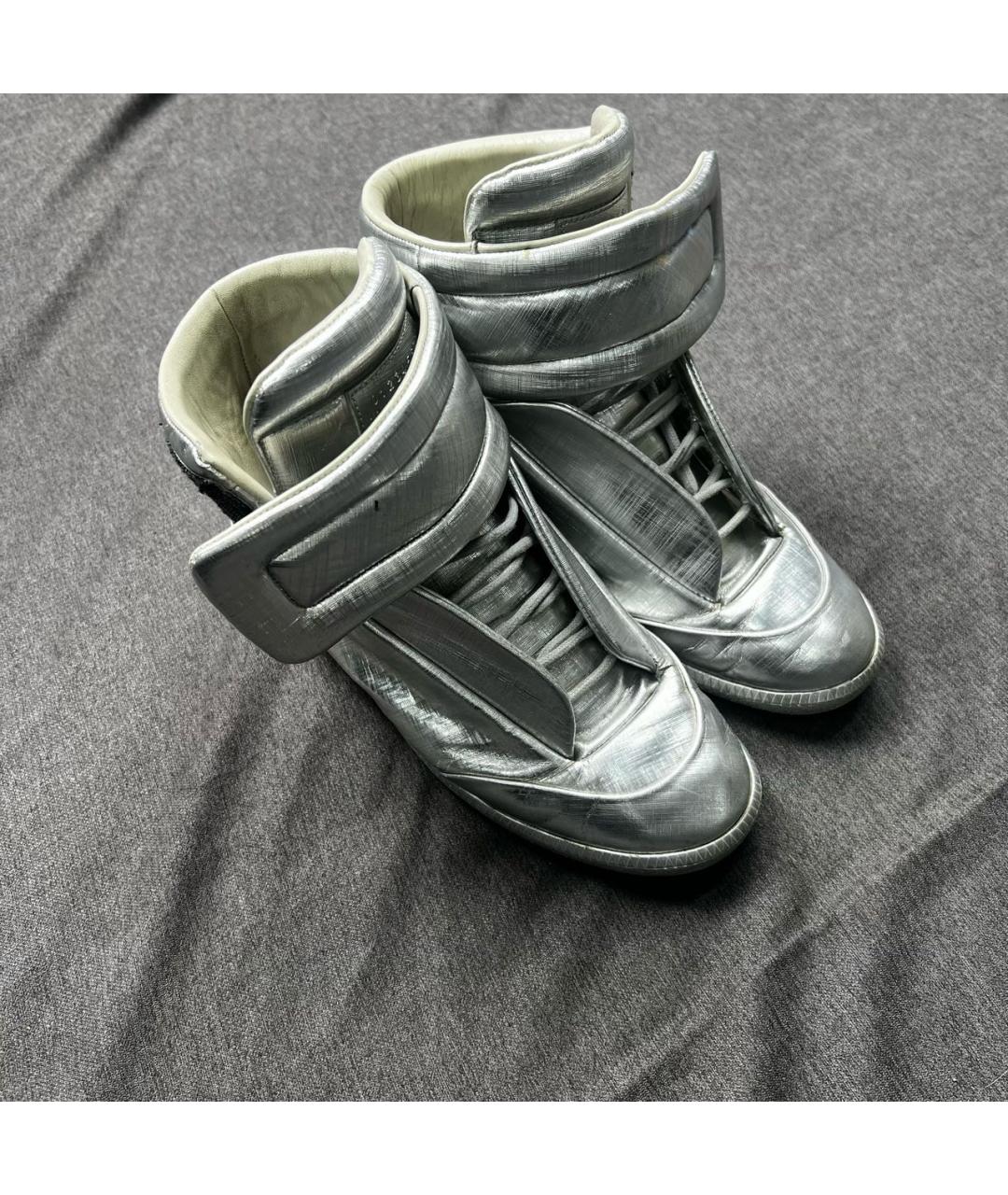 MAISON MARGIELA Серебряные высокие кроссовки / кеды из экзотической кожи, фото 4