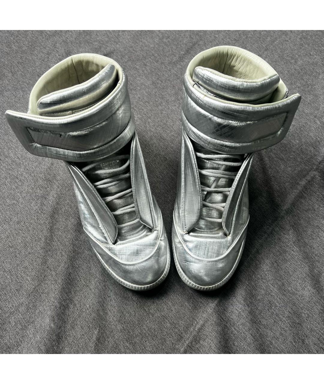 MAISON MARGIELA Серебряные высокие кроссовки / кеды из экзотической кожи, фото 2