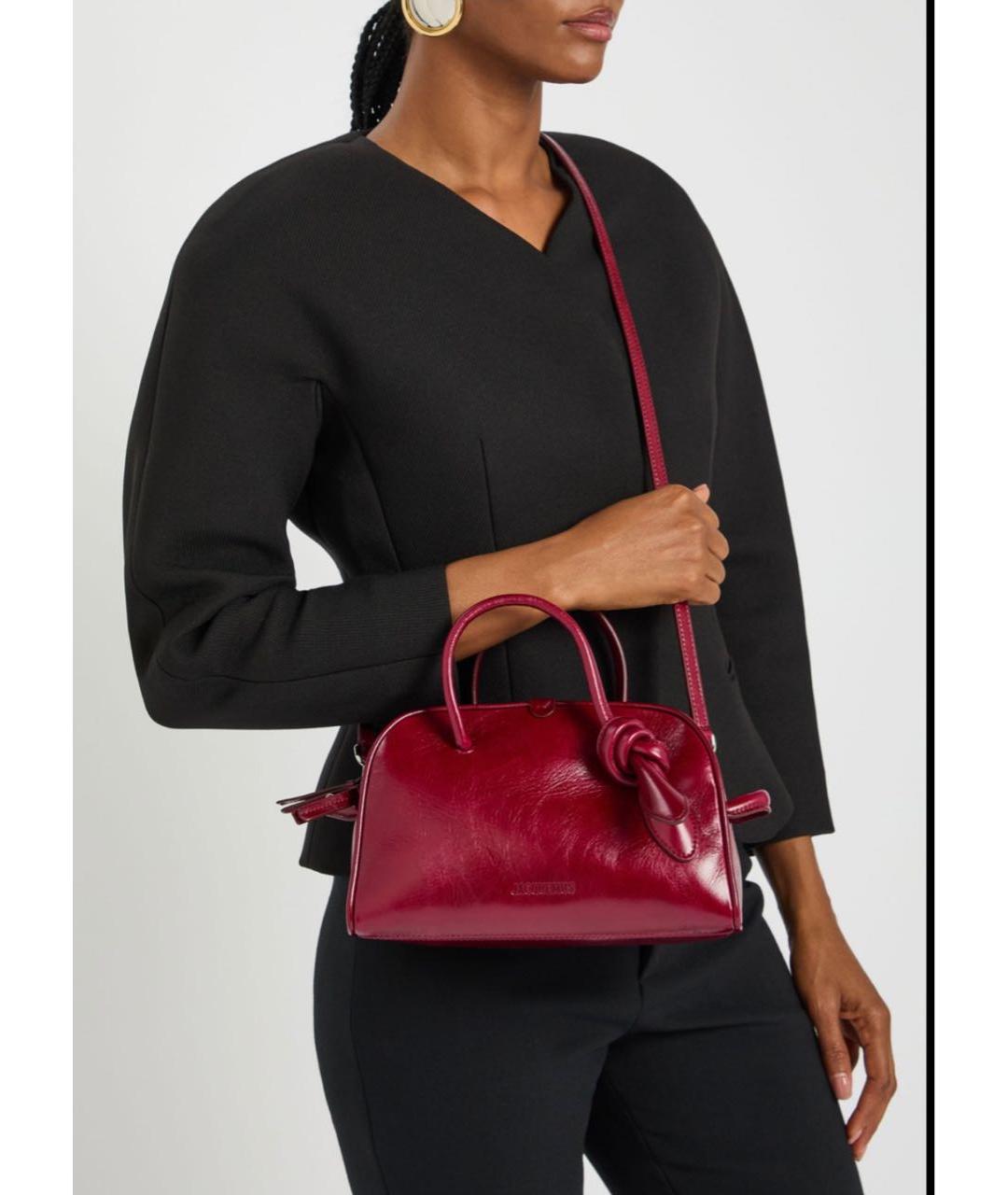 JACQUEMUS Бордовая кожаная сумка с короткими ручками, фото 3