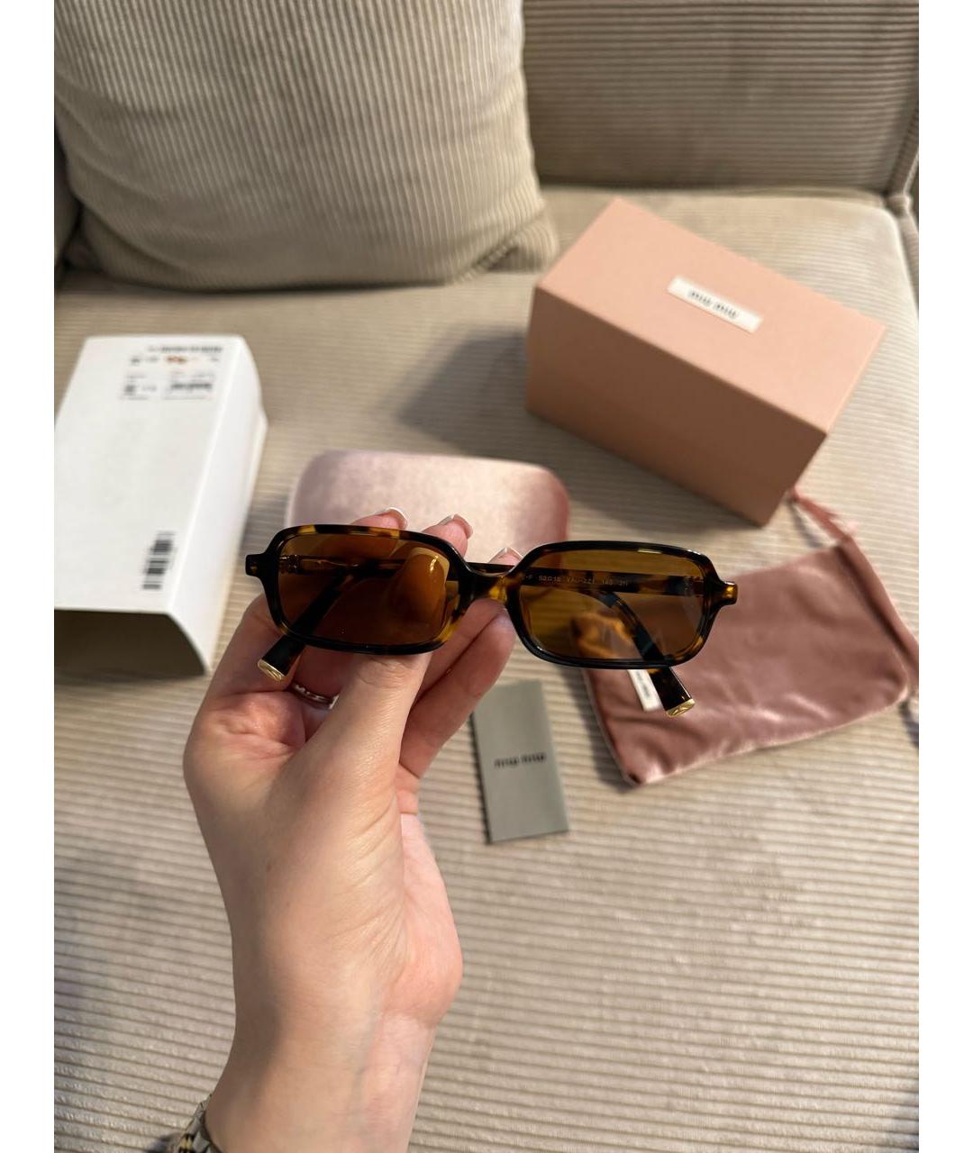 MIU MIU Коричневые пластиковые солнцезащитные очки, фото 6