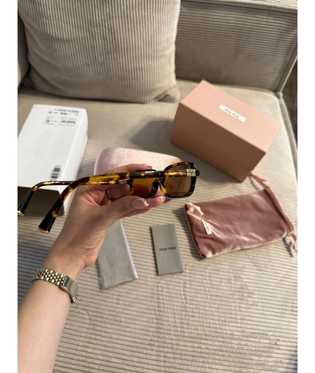 MIU MIU Коричневые пластиковые солнцезащитные очки, фото 2