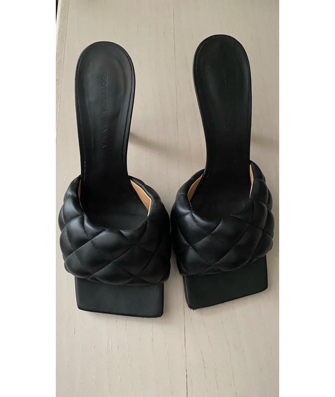 BOTTEGA VENETA Черные кожаные мюли, фото 3