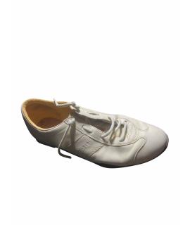 PRADA Низкие кроссовки / кеды