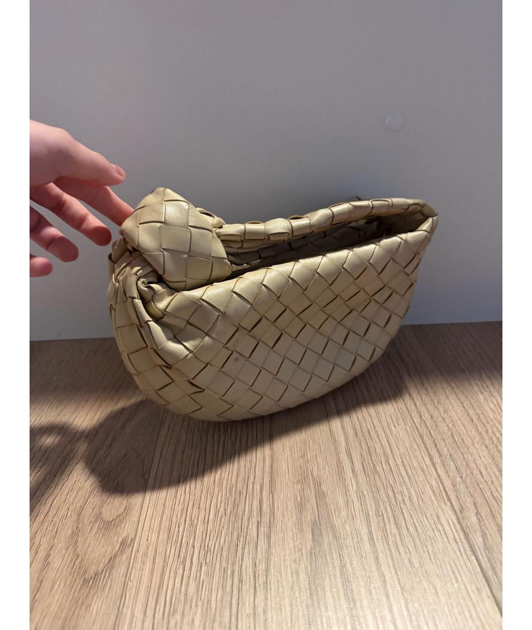 BOTTEGA VENETA Бежевая кожаная сумка с короткими ручками, фото 2