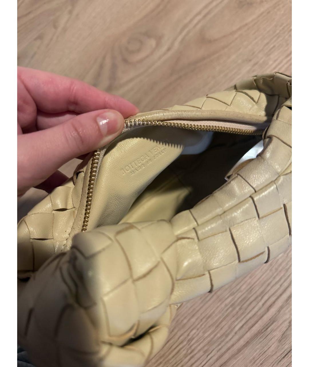 BOTTEGA VENETA Бежевая кожаная сумка с короткими ручками, фото 4