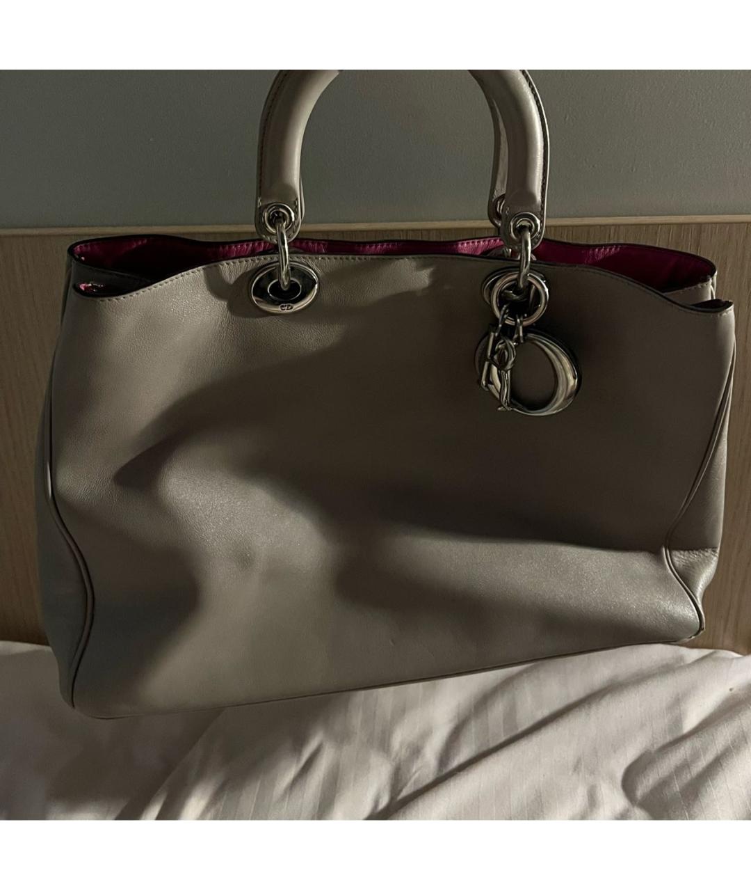 CHRISTIAN DIOR Серая кожаная сумка с короткими ручками, фото 2