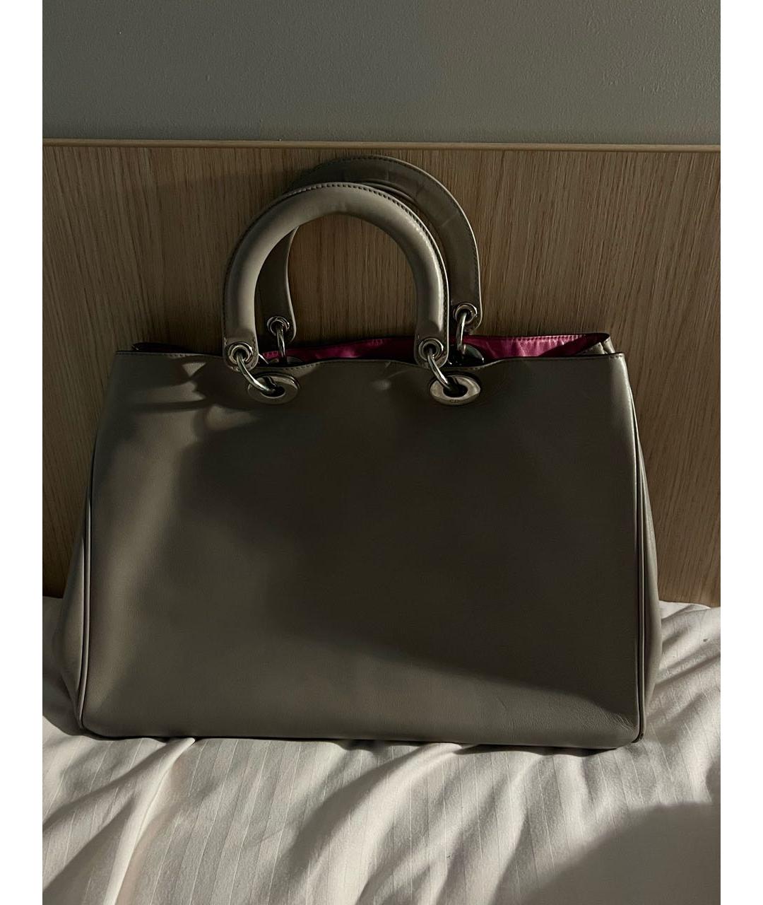 CHRISTIAN DIOR Серая кожаная сумка с короткими ручками, фото 3