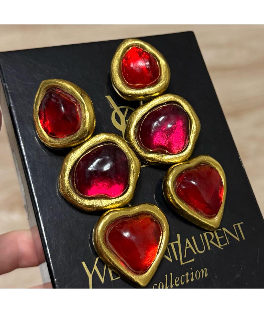 SAINT LAURENT Красные позолоченные клипсы, фото 5