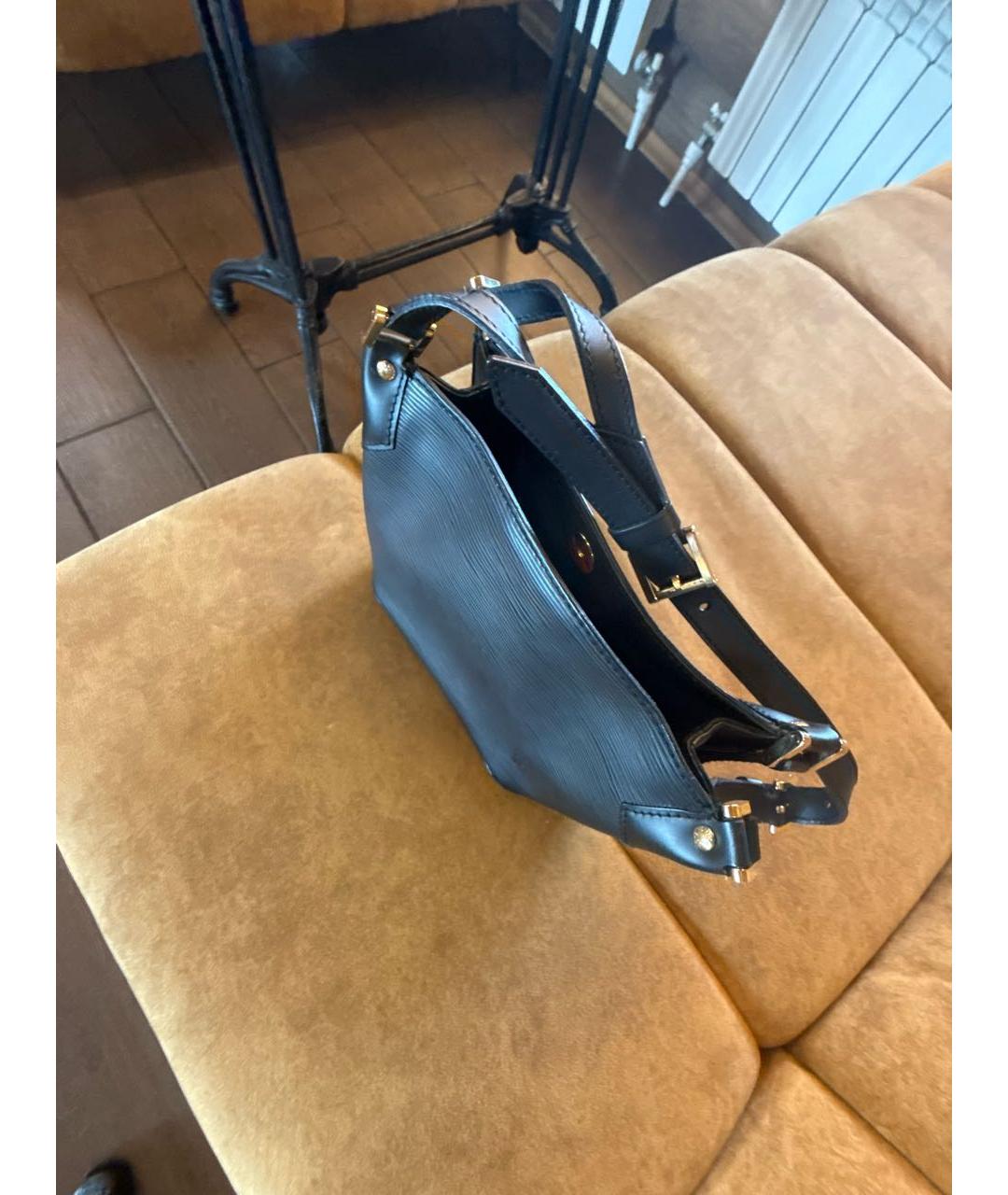 LOUIS VUITTON Черная кожаная сумка с короткими ручками, фото 4