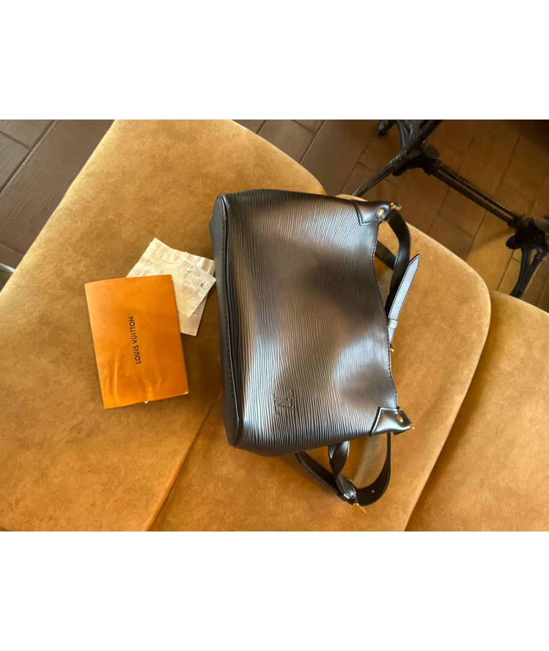 LOUIS VUITTON Черная кожаная сумка с короткими ручками, фото 5