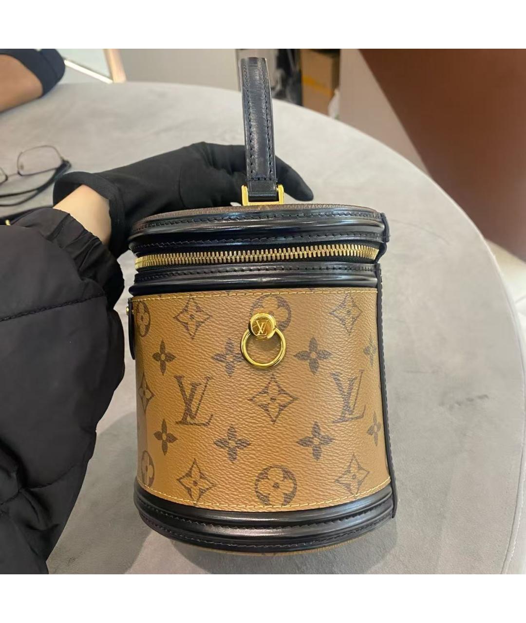 LOUIS VUITTON Коричневая кожаная сумка с короткими ручками, фото 2