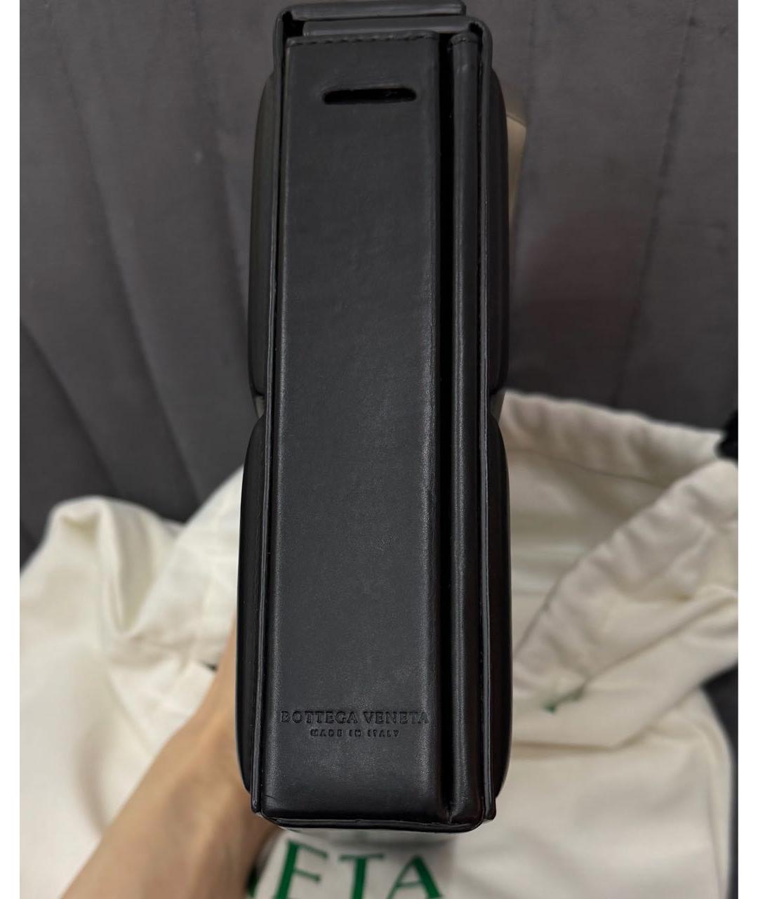 BOTTEGA VENETA Черная кожаная сумка на плечо, фото 6