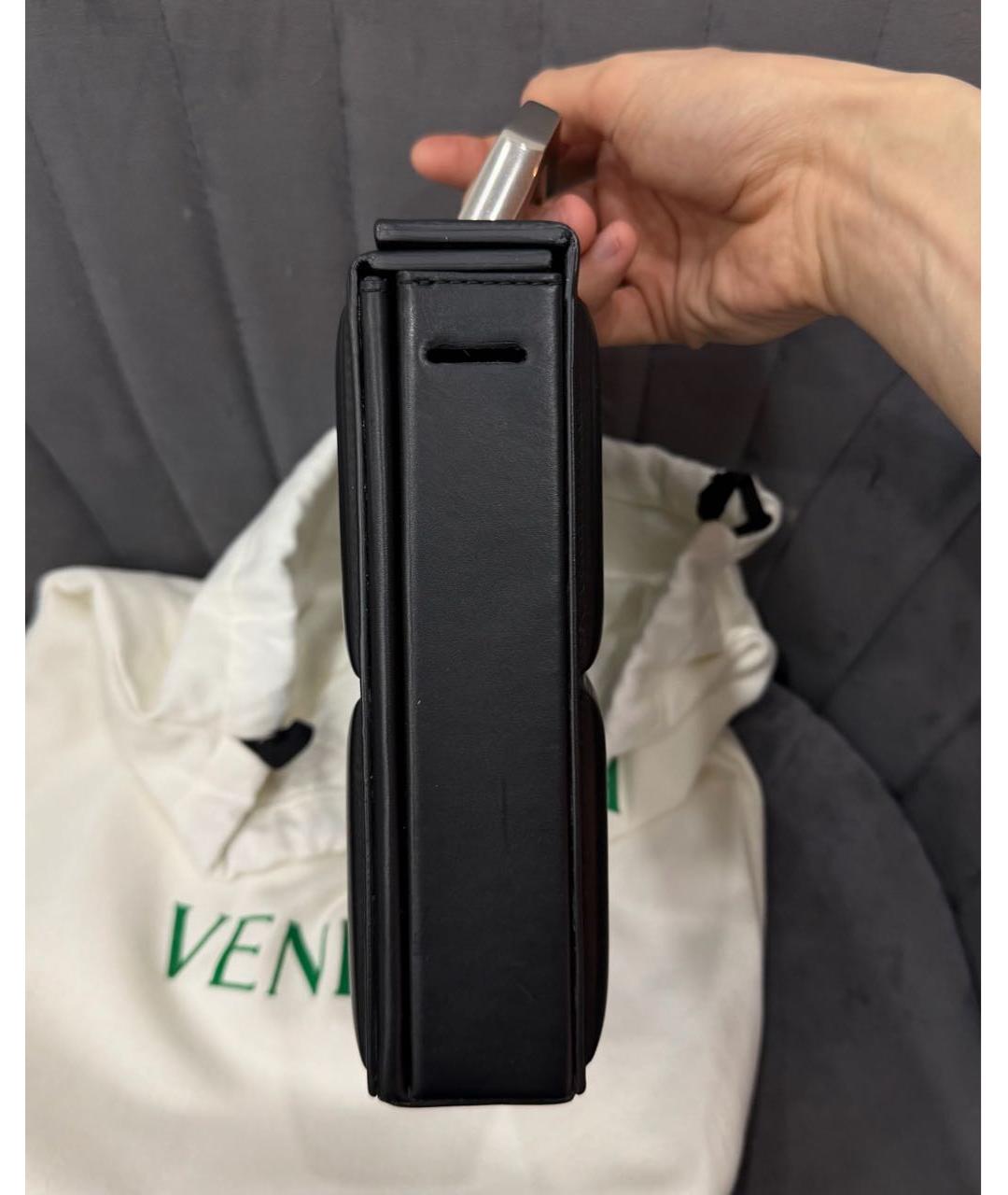 BOTTEGA VENETA Черная кожаная сумка на плечо, фото 4