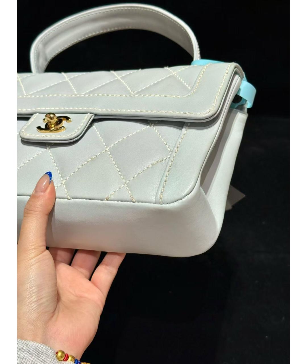 CHANEL Белая кожаная сумка через плечо, фото 5