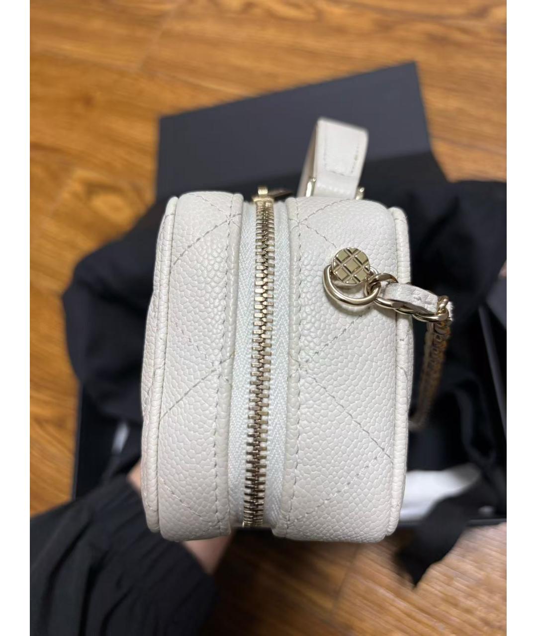 CHANEL Белая кожаная сумка через плечо, фото 3