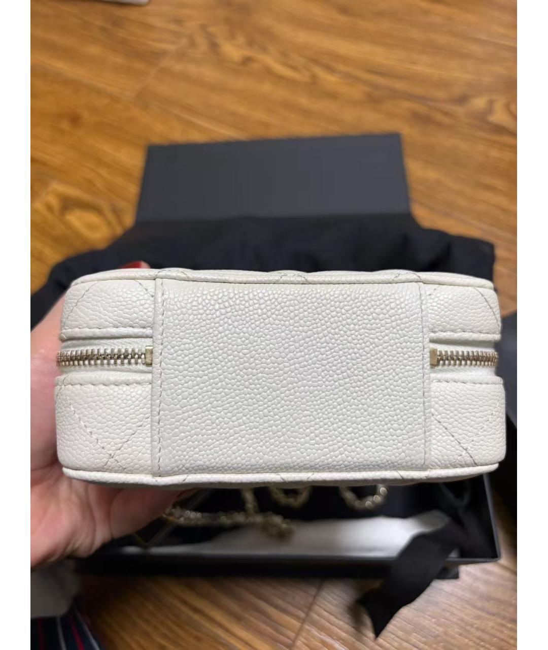 CHANEL Белая кожаная сумка через плечо, фото 4