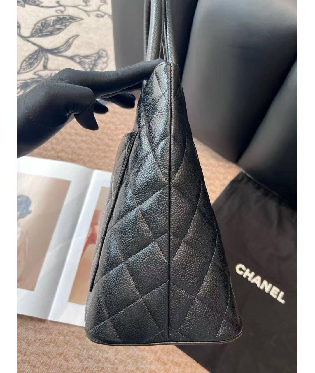 CHANEL Черная кожаная сумка тоут, фото 4