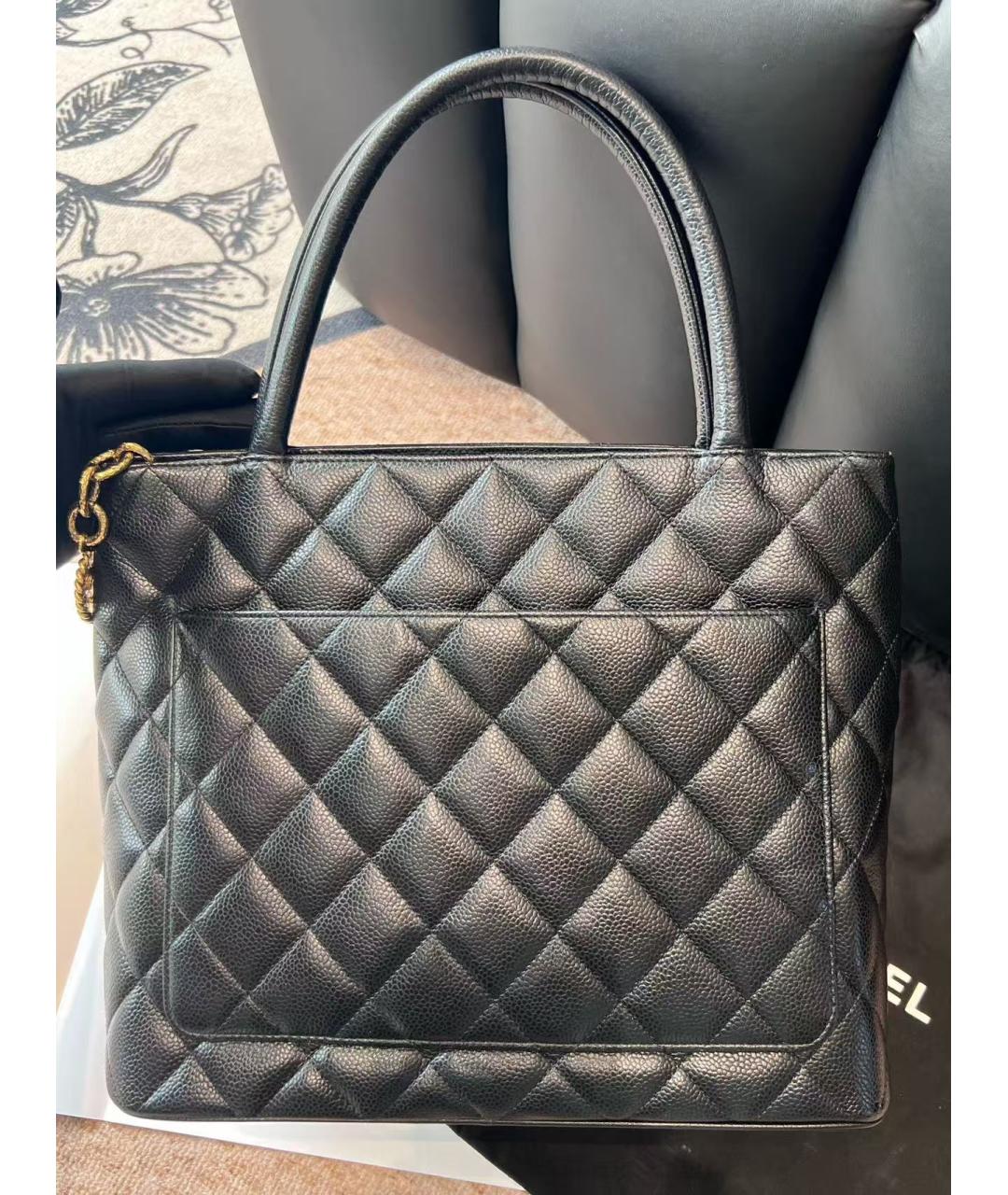 CHANEL Черная кожаная сумка тоут, фото 3