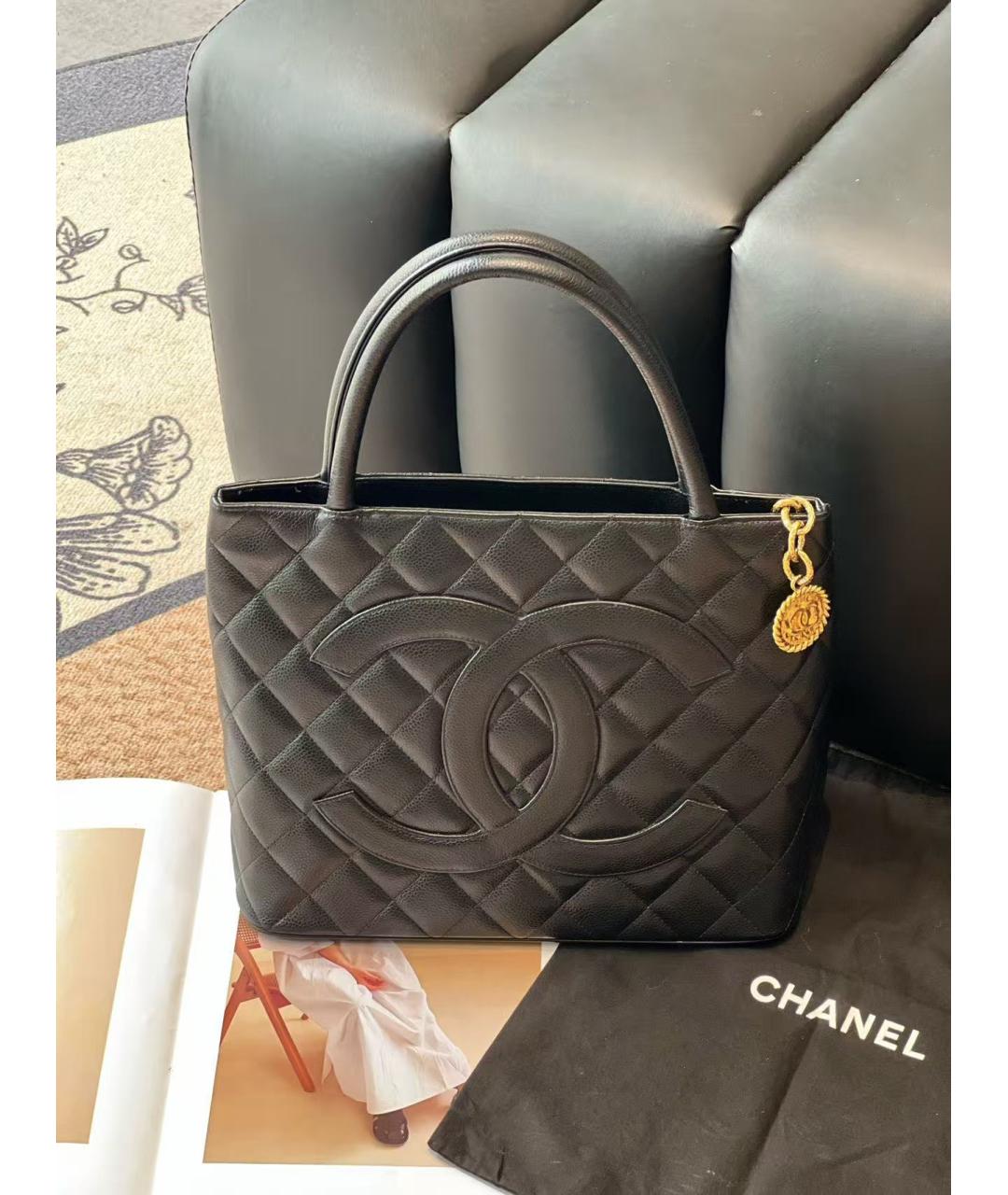 CHANEL Черная кожаная сумка тоут, фото 2