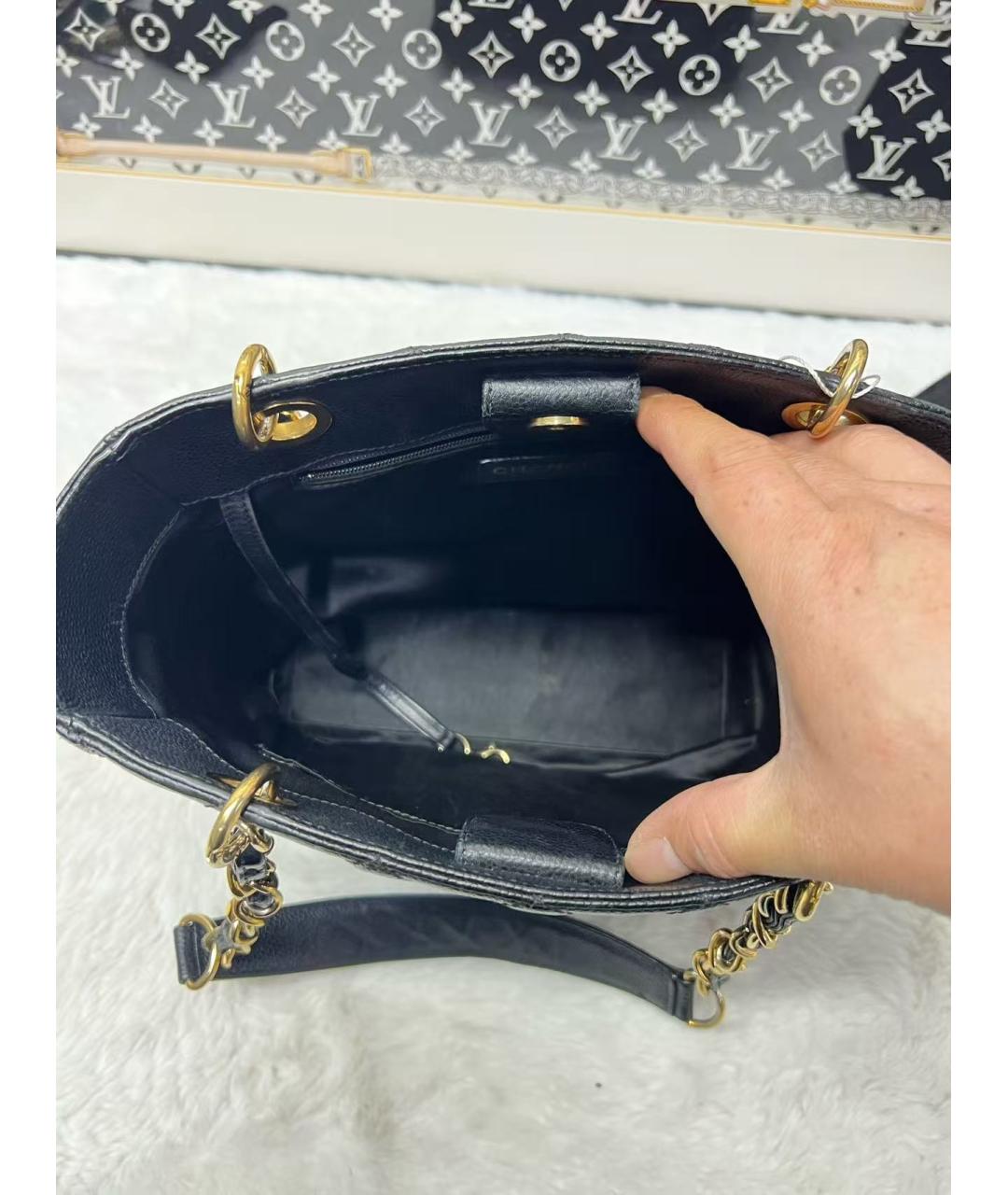 CHANEL Черная кожаная сумка тоут, фото 5