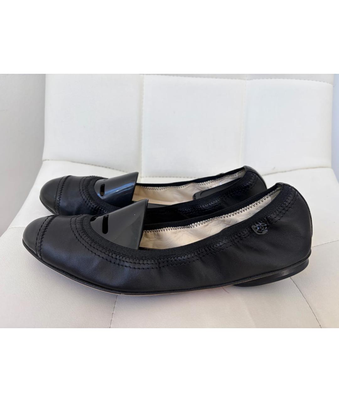 CHANEL Черные кожаные балетки, фото 3