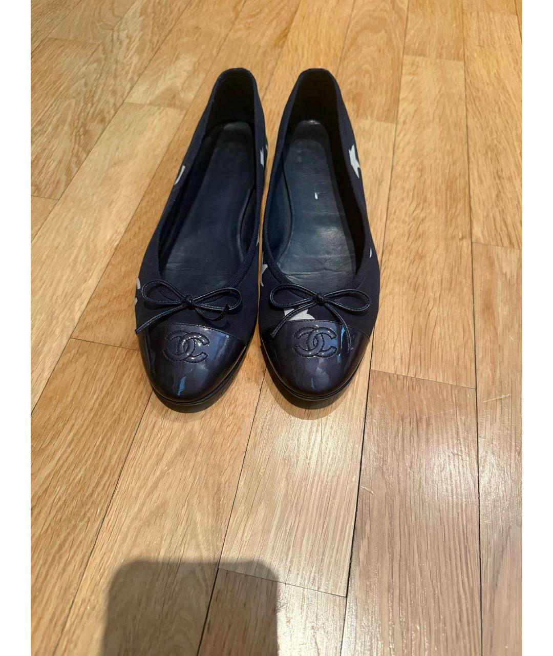 CHANEL Темно-синие текстильные балетки, фото 2