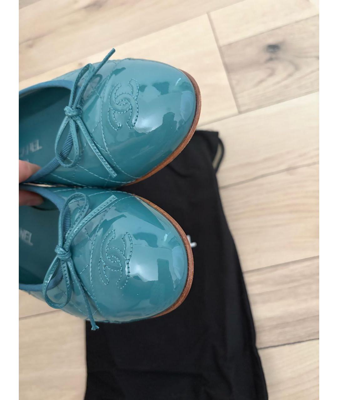 CHANEL Бирюзовые балетки из лакированной кожи, фото 5