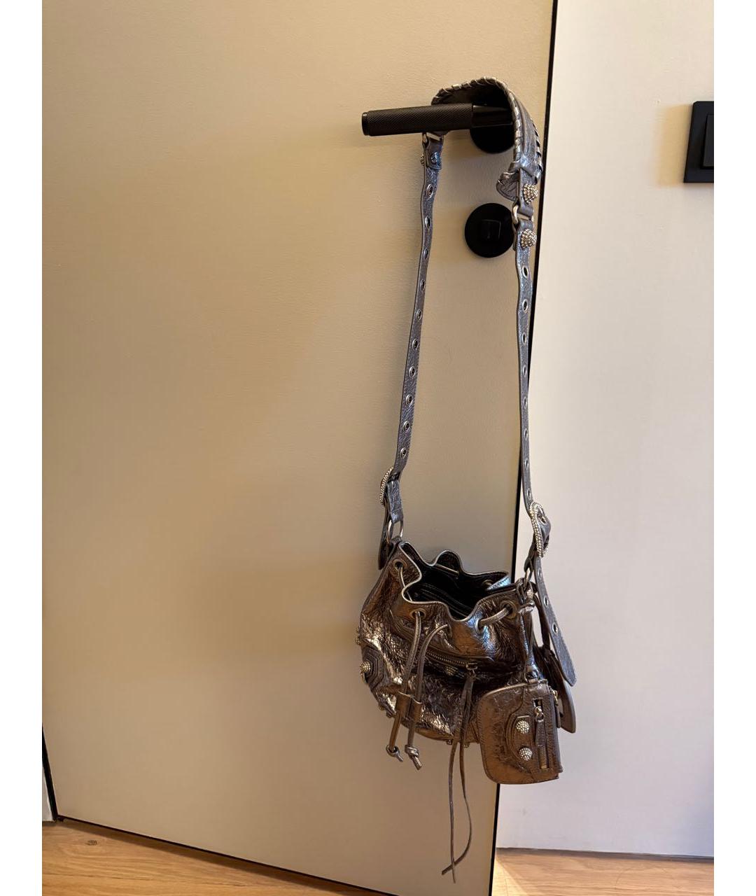 BALENCIAGA Серебряная кожаная сумка через плечо, фото 2