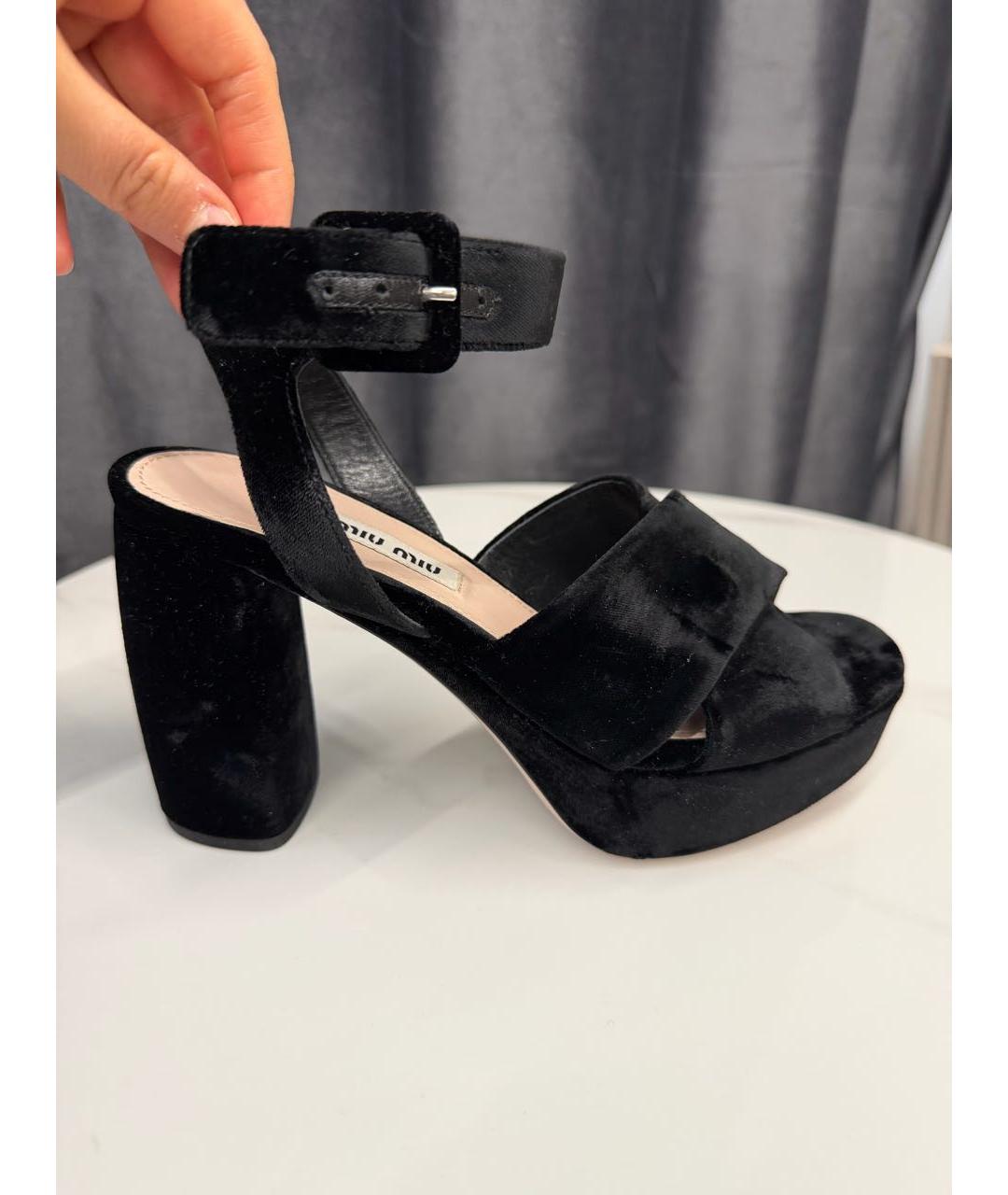 MIU MIU Черные бархатные босоножки, фото 9