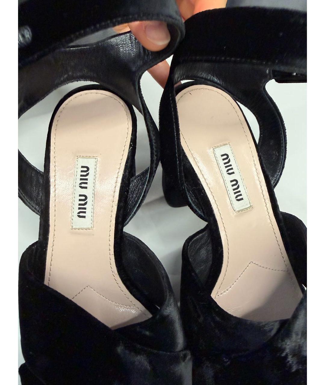 MIU MIU Черные бархатные босоножки, фото 6