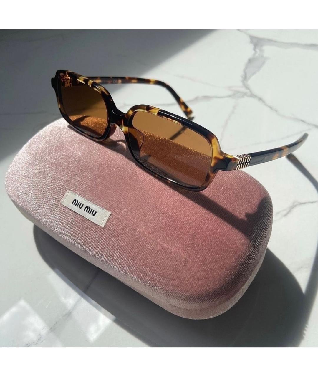 MIU MIU Коричневые пластиковые солнцезащитные очки, фото 2
