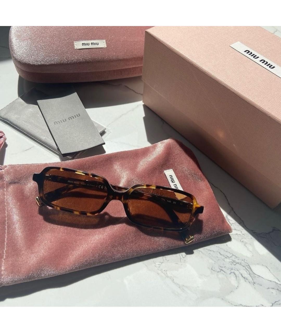 MIU MIU Коричневые пластиковые солнцезащитные очки, фото 3