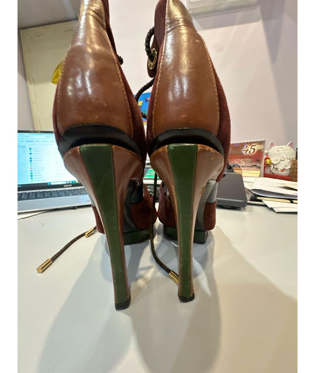 LOUIS VUITTON Коричневые замшевые босоножки, фото 4