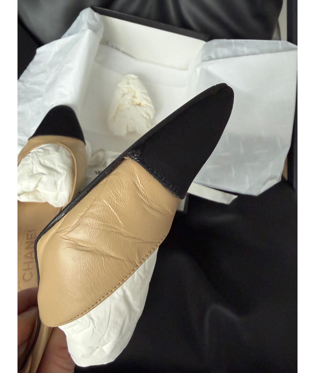 CHANEL Бежевые кожаные лодочки на низком каблуке, фото 4
