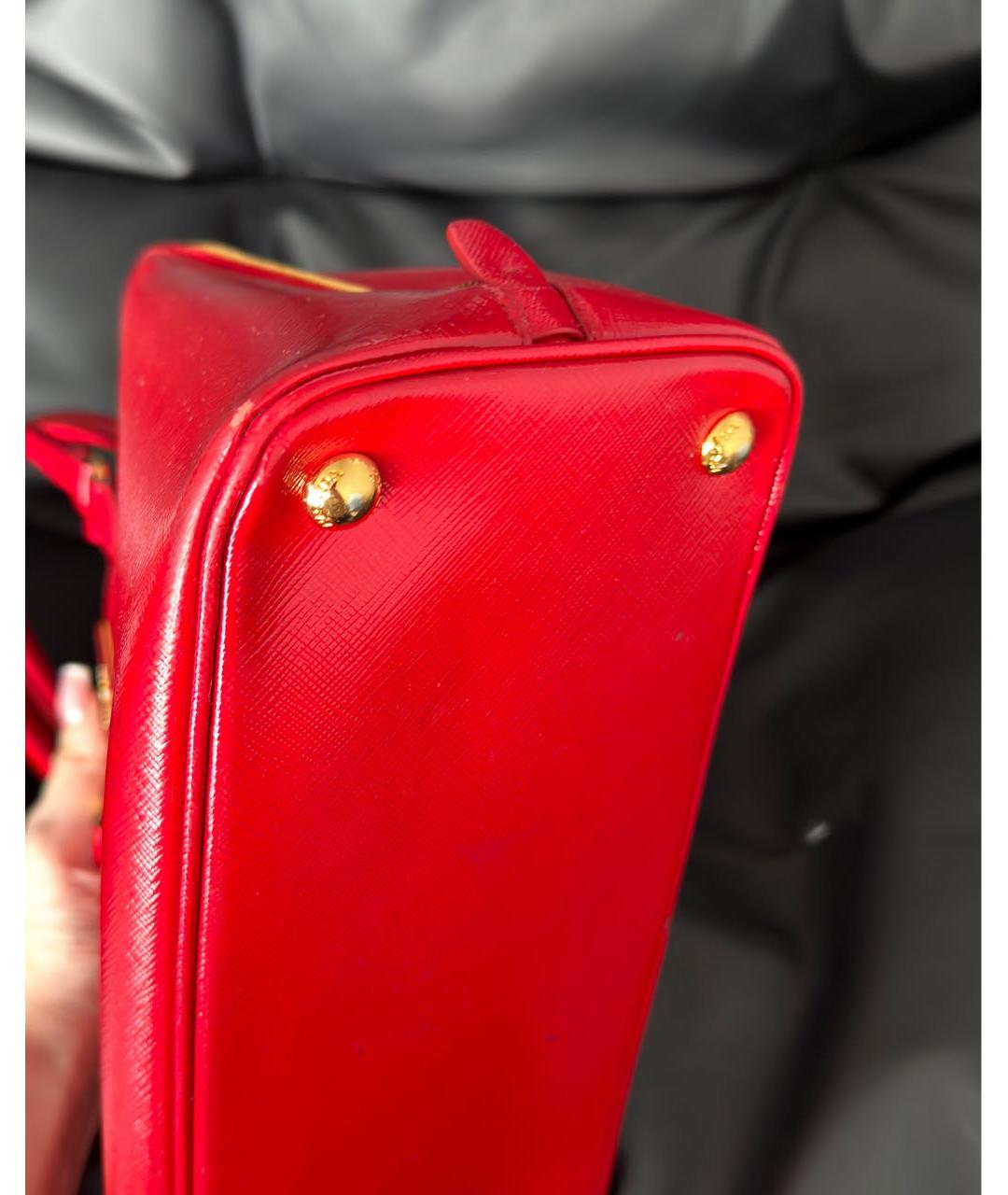 PRADA Красная кожаная сумка с короткими ручками, фото 5