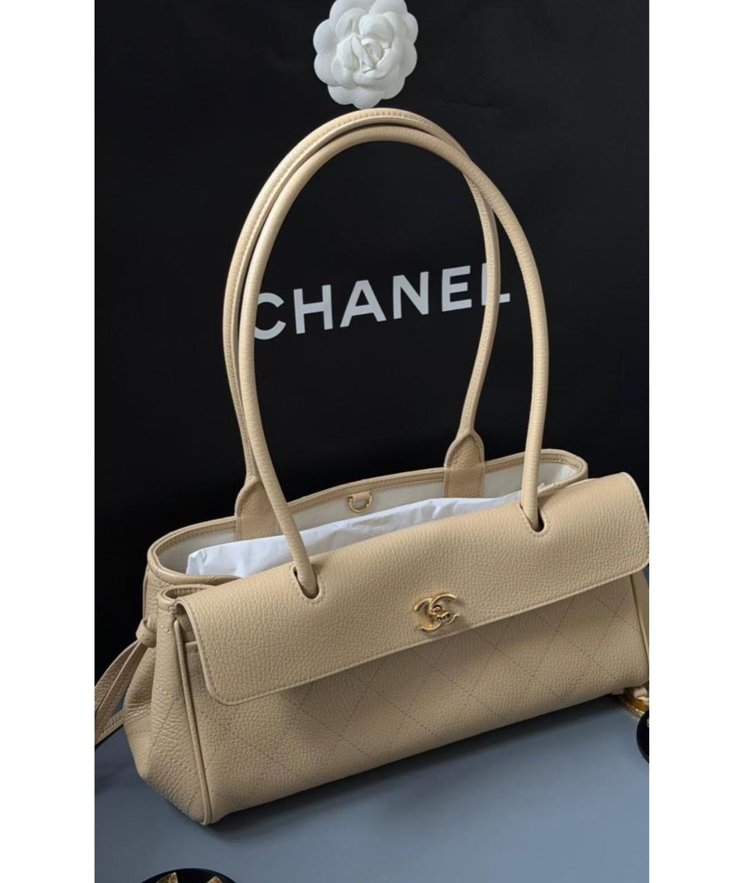 CHANEL Бежевая кожаная сумка через плечо, фото 2