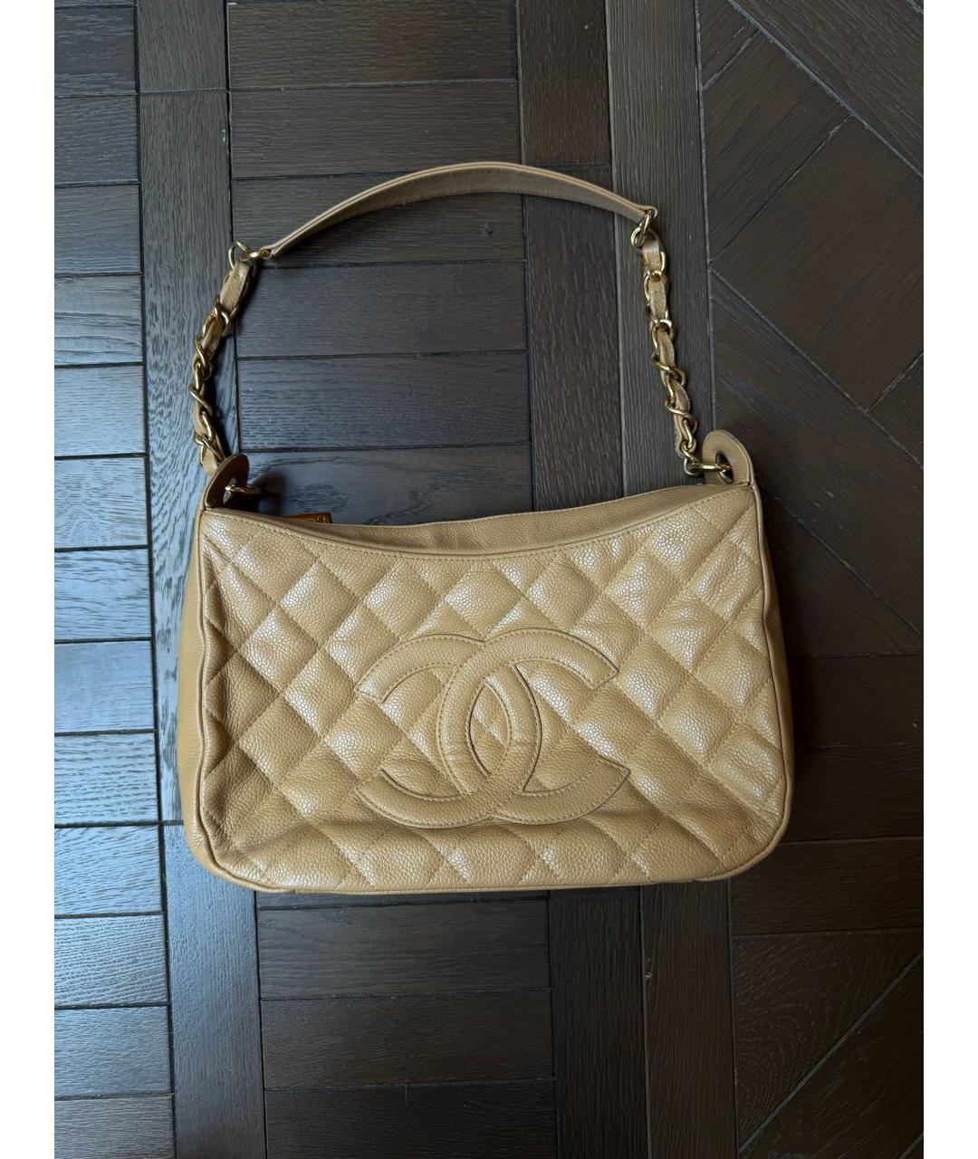 CHANEL Бежевая кожаная сумка с короткими ручками, фото 5