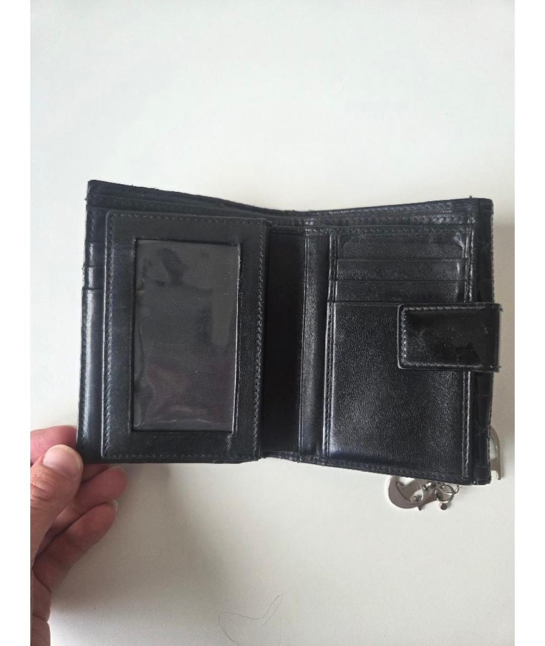 CHRISTIAN DIOR Черный кошелек из лакированной кожи, фото 8