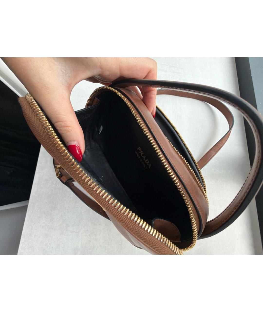 PRADA Коричневая кожаная сумка через плечо, фото 4